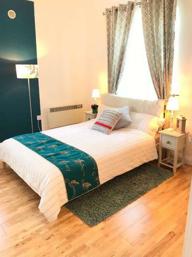 Modern Boutique Studio Apartment Bournemouth Exteriör bild